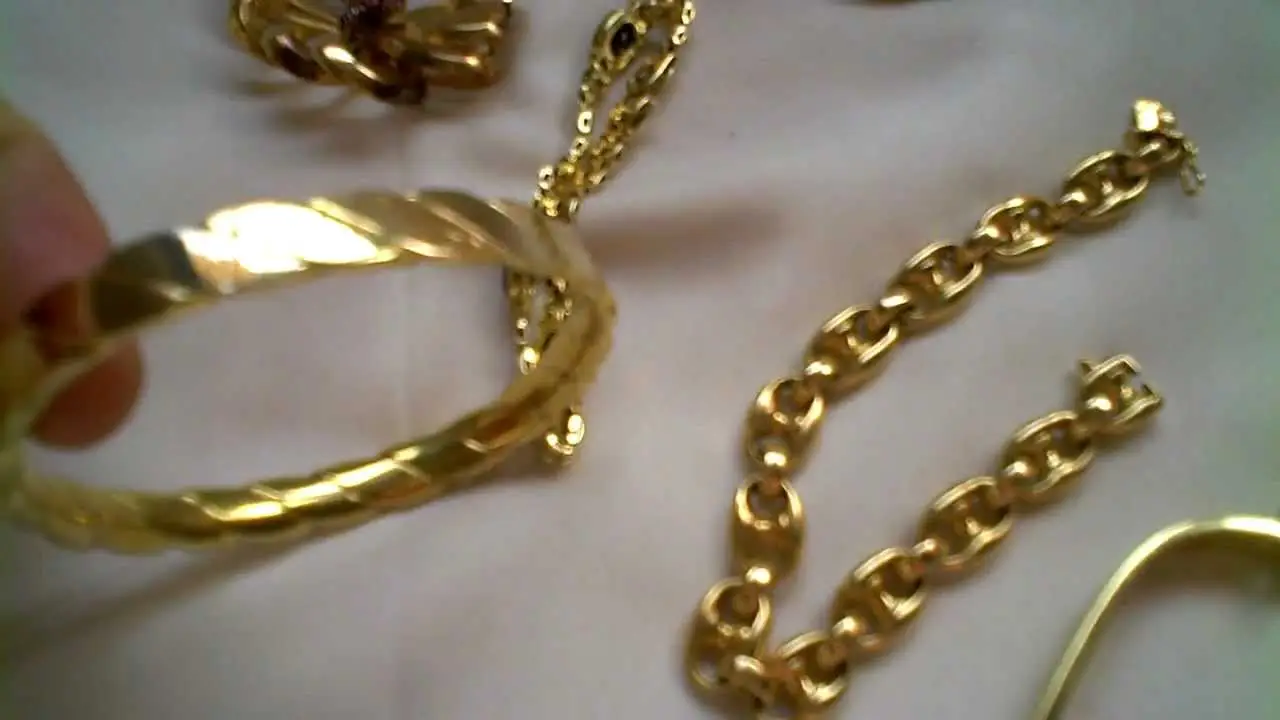 Sei sicuro che sia il momento giusto per acquistare oro: scopri come si muoveranno i prezzi