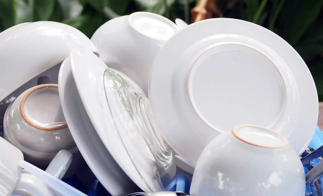 Il segreto per un detersivo per piatti naturale: efficace e sicuro per le mani