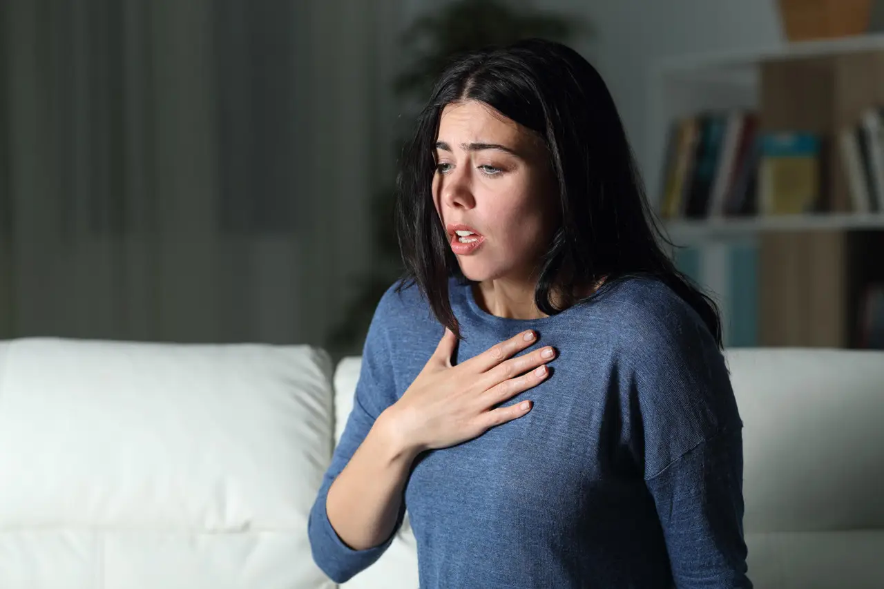 Fai fatica a respirare o tossisci spesso? Non ignorare questi sintomi pericolosi