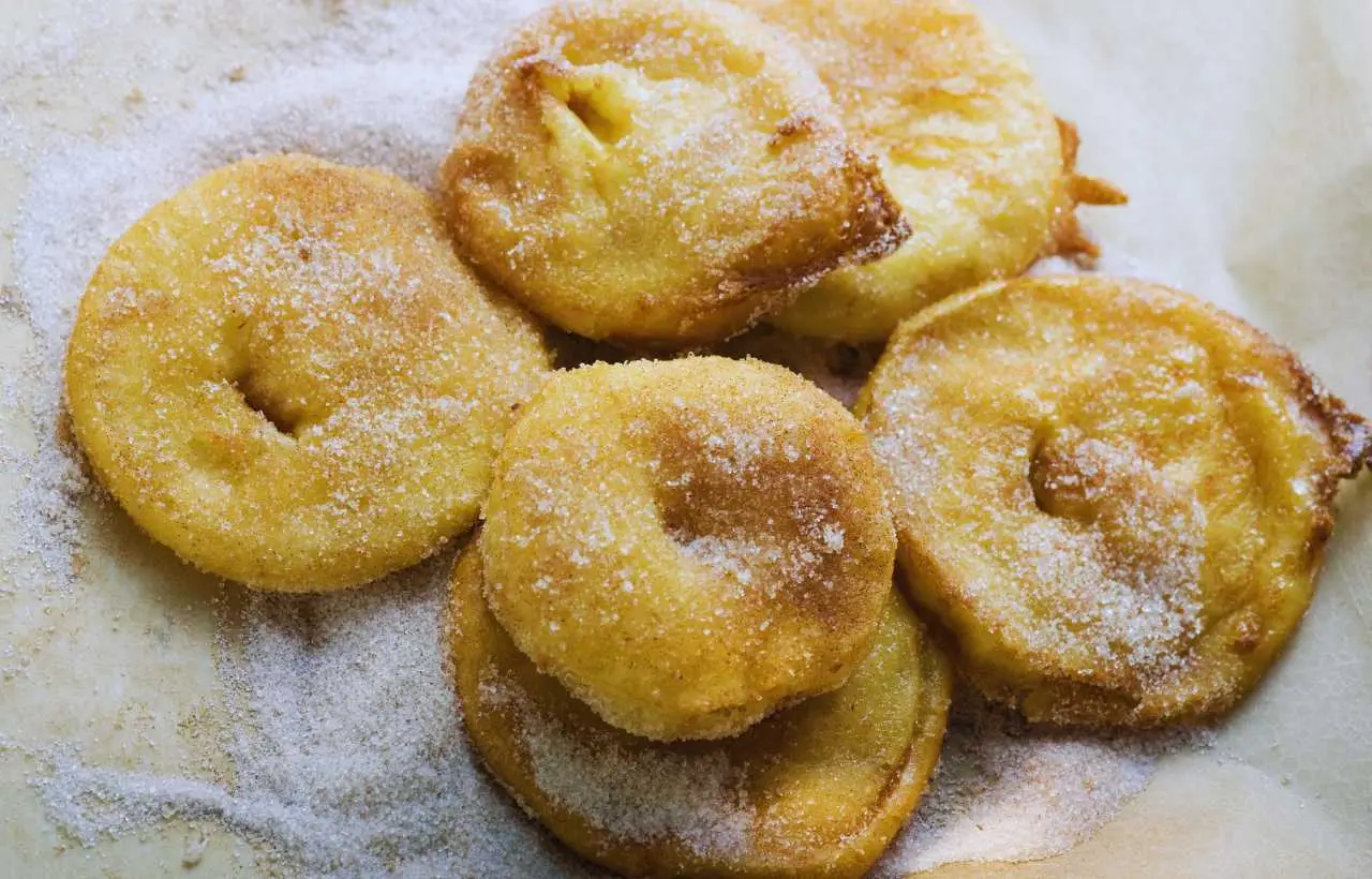 Usi lo zucchero di mela al posto di quello normale? Ecco se fa davvero male o meno