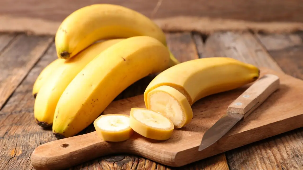 Mela o banana: ecco qual è il frutto più sano secondo i nutrizionisti