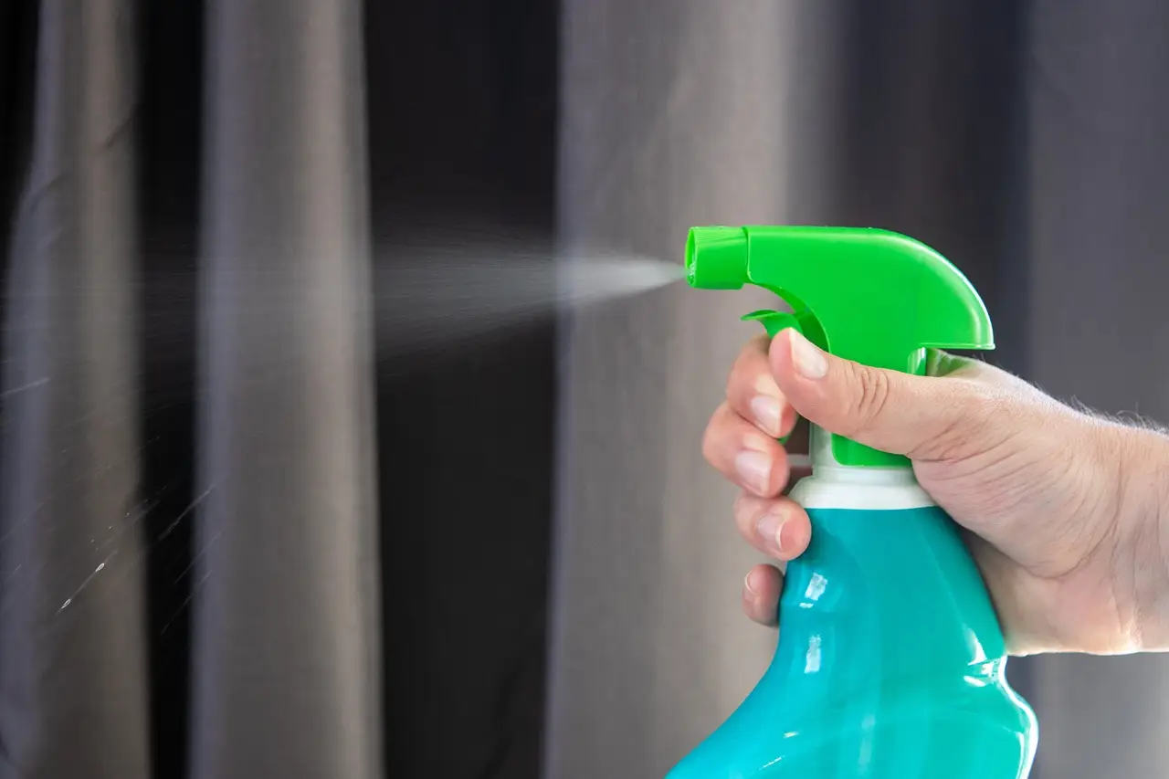 Diluire il disinfettante per le ferite: ecco le proporzioni corrette per non fare danni