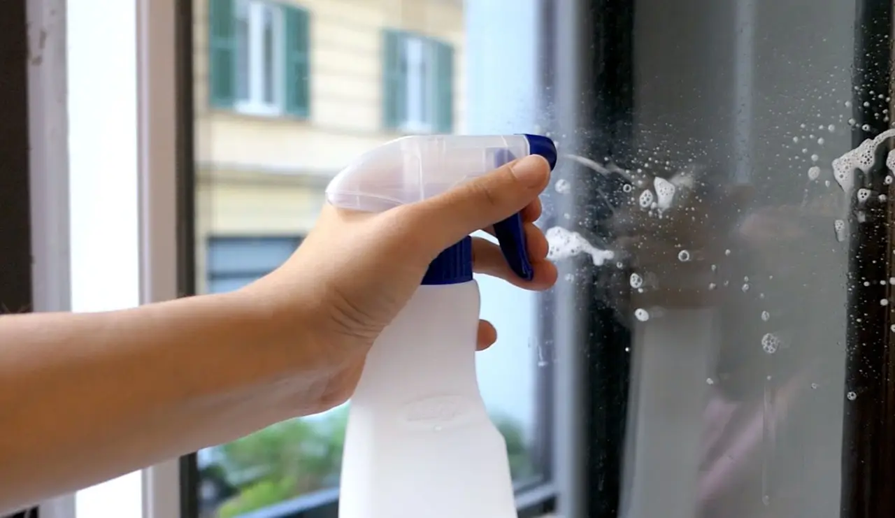 Ricetta per sgrassatore universale fai da te: come fare uno prodotto potente come lo chanteclair in casa