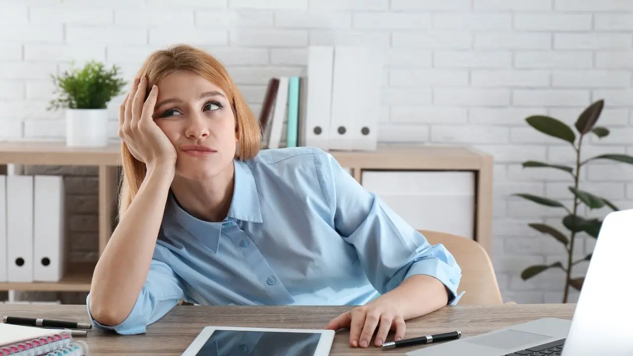 Sei annoiato a casa da solo? Ecco 7 idee immediate per trasformare la tua giornata