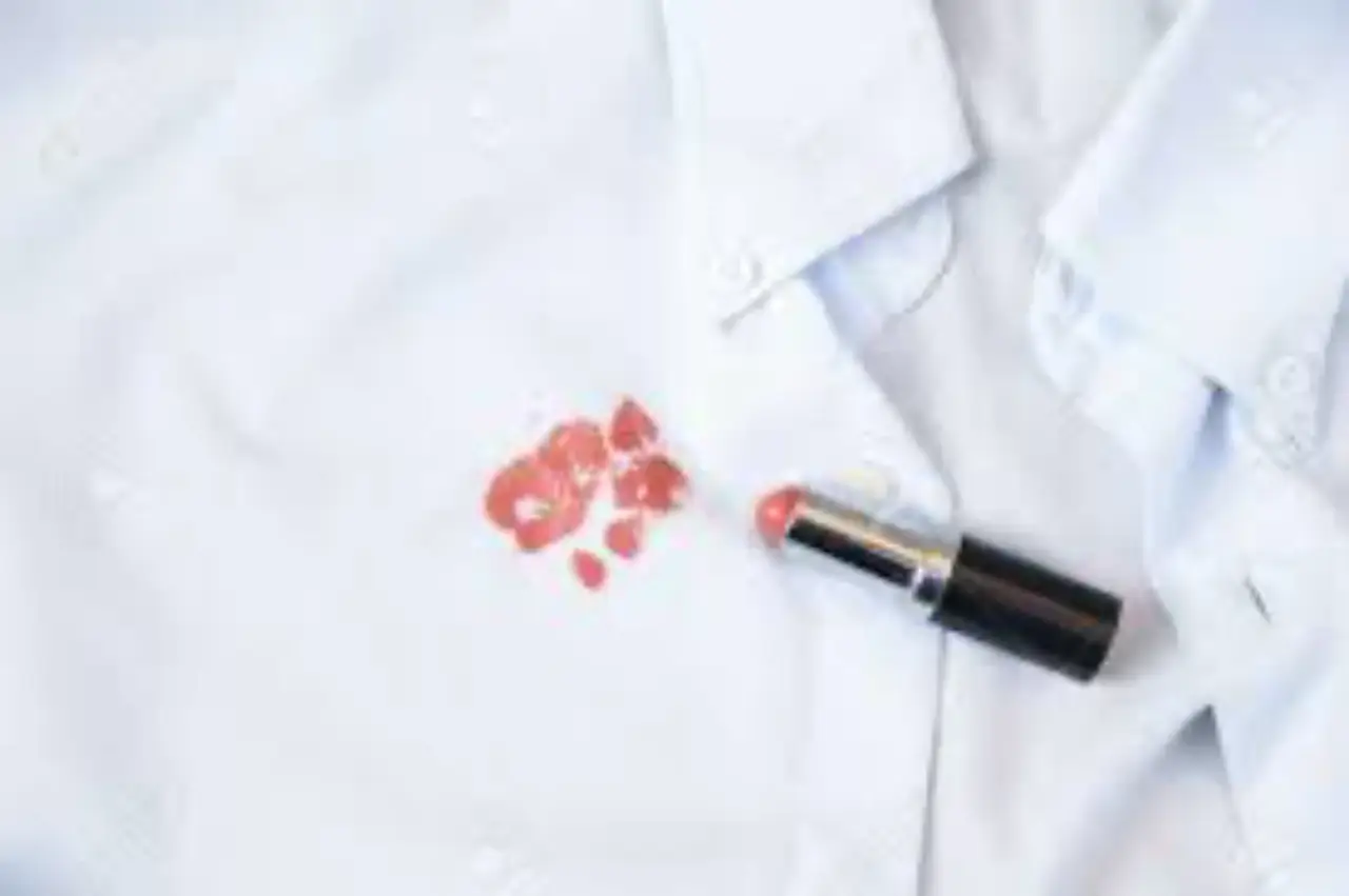 Hai macchiato i vestiti? Non usare questo smacchiatore comune o peggiorerai tutto