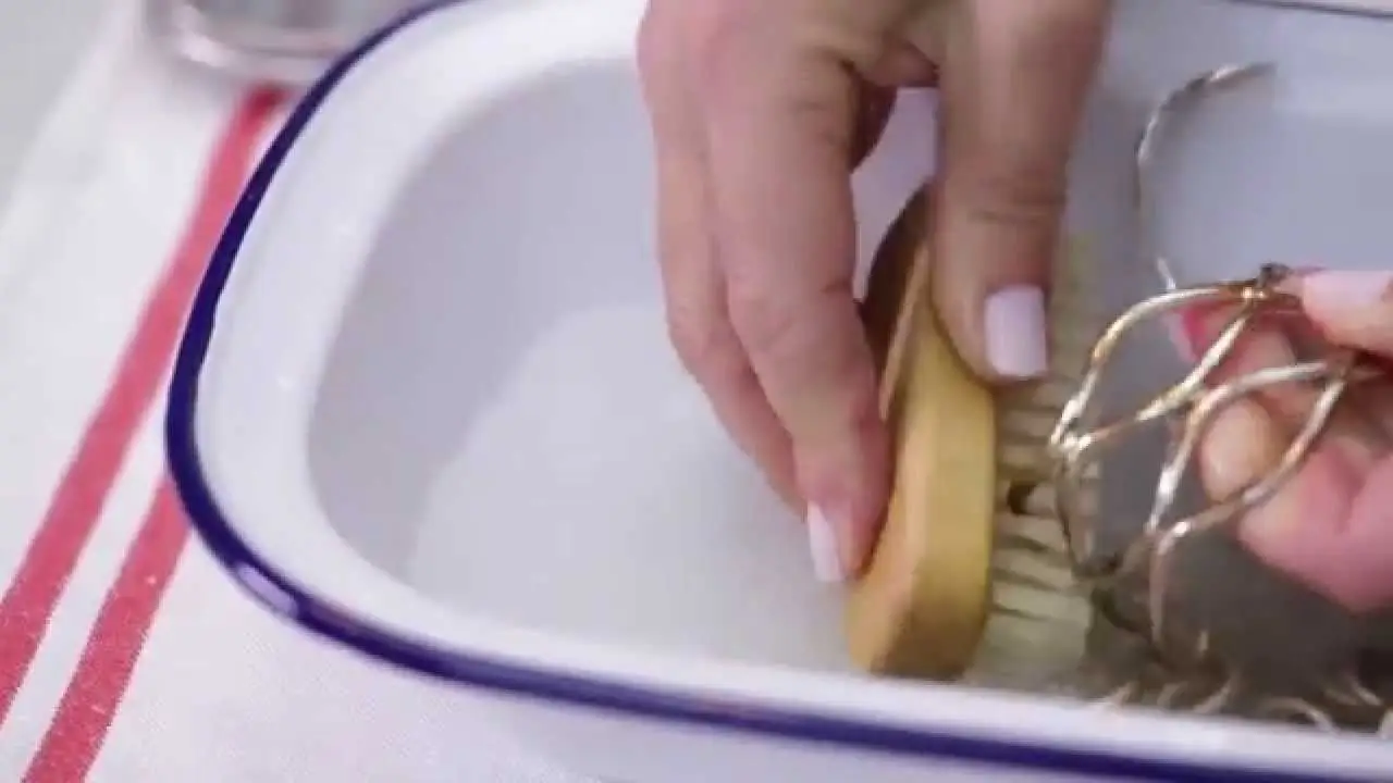 Il metodo infallibile per pulire l’oro a casa e farlo brillare come nuovo