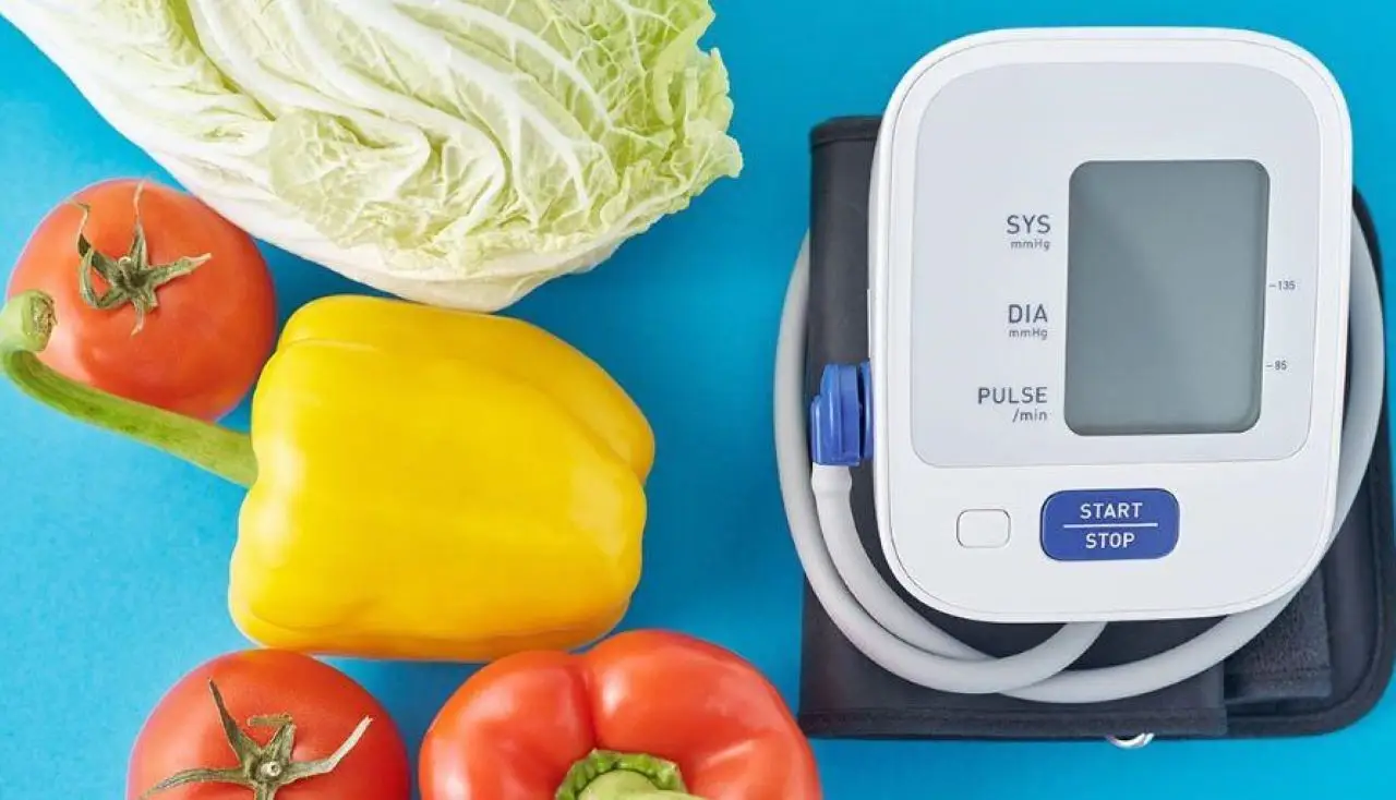 Pressione bassa in autunno, è normale? Cosa mangiare per sentirti subito meglio