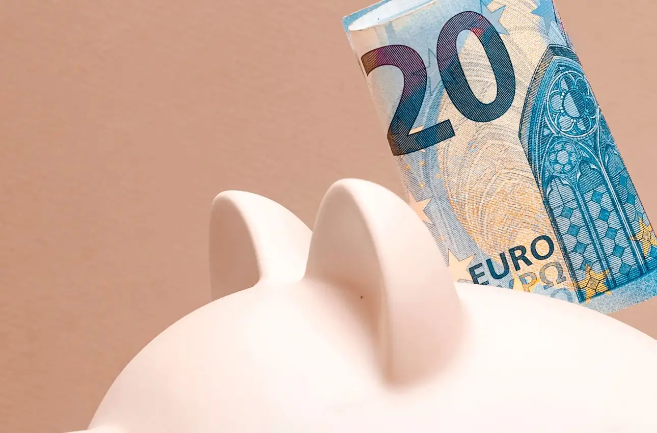 Hai 300.000 euro da parte? Ecco quanto ti garantirebbero ogni mese trasformandoli in rendita